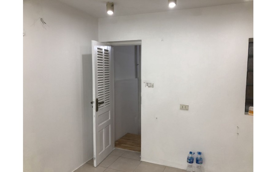 CHO THUÊ NHÀ NGÕ 158 TRƯƠNG ĐỊNH, 3.5 TẦNG, 28M2, 2 NGỦ, 2 WC, GIÁ 8 TRIỆU - ƯU TIÊN Ở GĐ.
